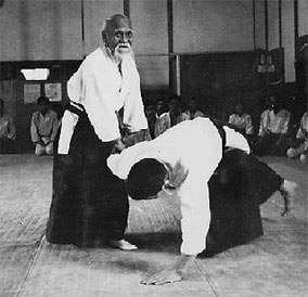 O'sensei demonstrating Aikido techniques